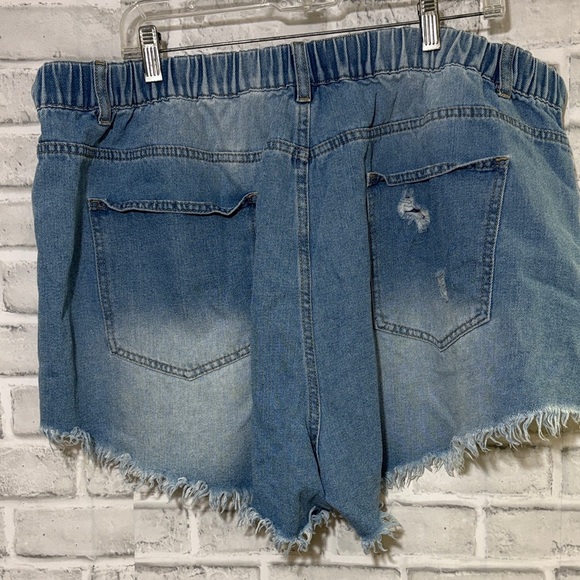 SHEIN Blue Distressed elastic waist Jean Shorts, 4XL - Picture 6 of 9